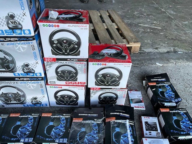 Gaming accessoire (44x) - afbeelding 15 van  19