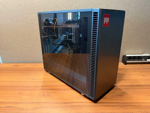 Gaming desktop - afbeelding 1 van  11