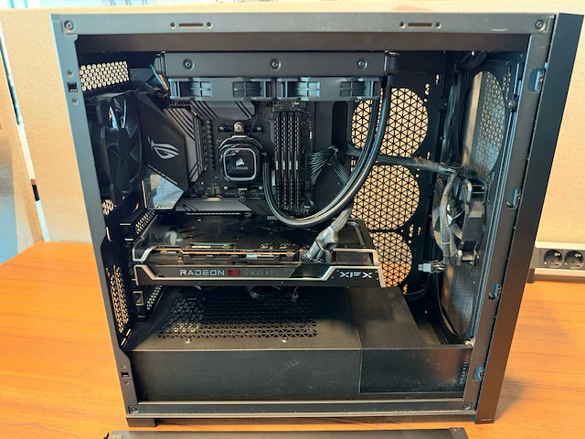 Gaming desktop - afbeelding 3 van  9
