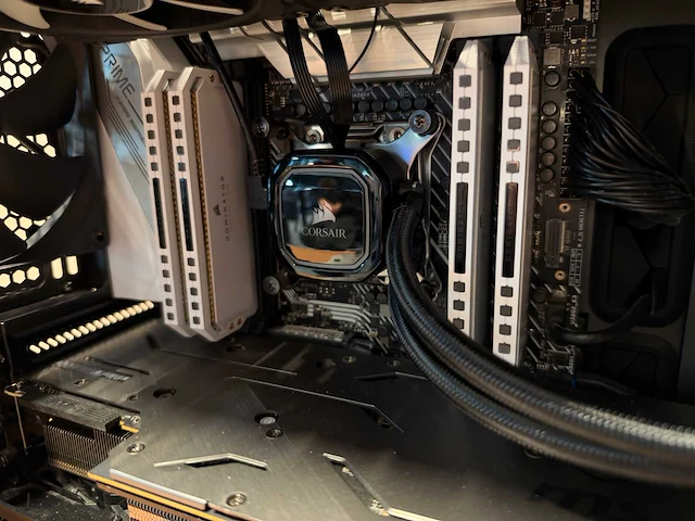 Gaming desktop - afbeelding 7 van  7
