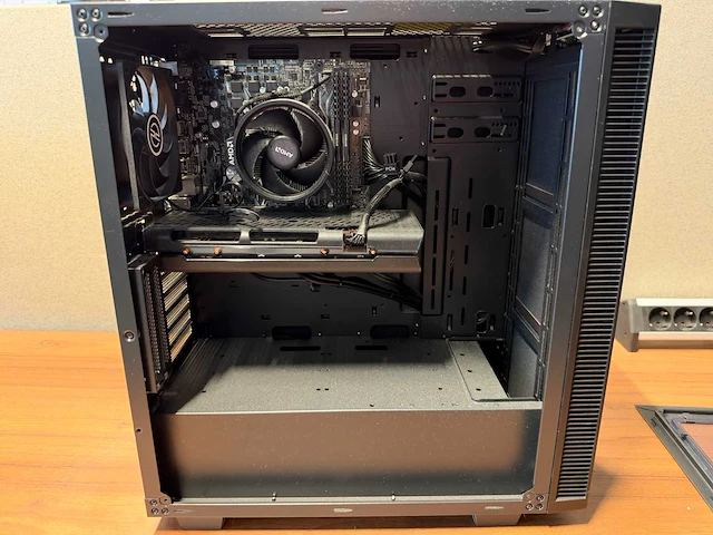 Gaming desktop - afbeelding 8 van  10