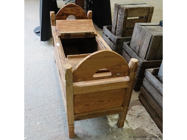 Gangbank gemaakt van oud hout, naar antieke indonesische modellen. - afbeelding 5 van  5