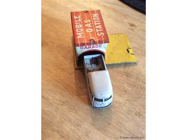 Garage blik + 2 vintage auto's ( plastiek) - afbeelding 3 van  4