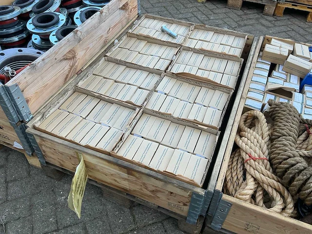 Garage inventaris bouten - afbeelding 1 van  4