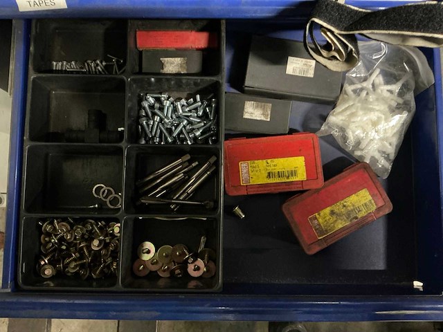 Garagekast met inhoud (3x) - afbeelding 2 van  25