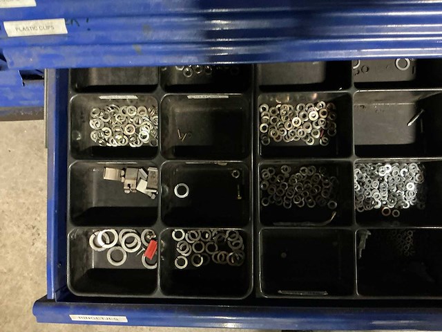 Garagekast met inhoud (3x) - afbeelding 12 van  25