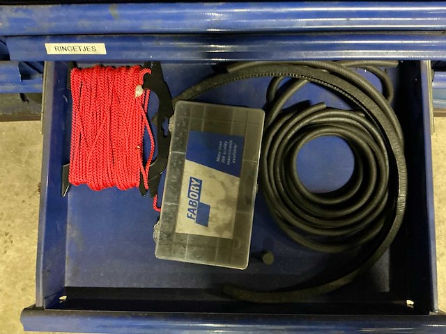 Garagekast met inhoud (3x) - afbeelding 13 van  25