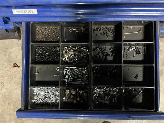 Garagekast met inhoud (3x) - afbeelding 14 van  25