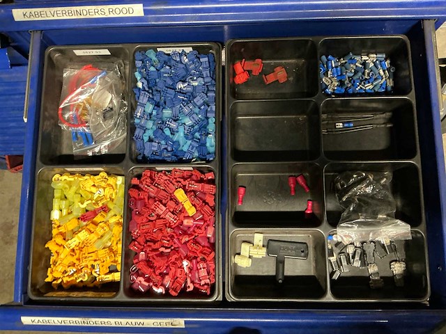 Garagekast met inhoud (3x) - afbeelding 16 van  25