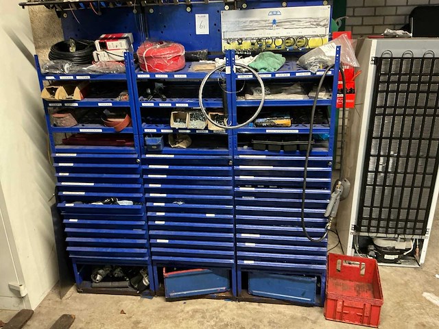 Garagekast met inhoud (3x) - afbeelding 6 van  25