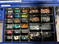 Garagekast met inhoud (3x) - afbeelding 18 van  25