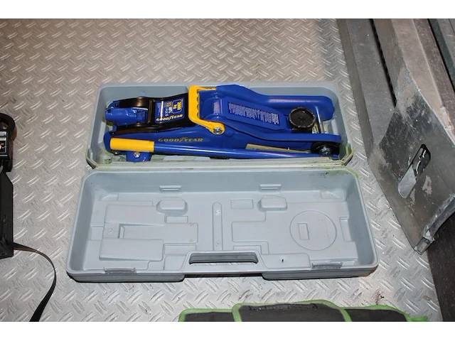 Garagekrik goodyear max. 2 ton - afbeelding 1 van  2