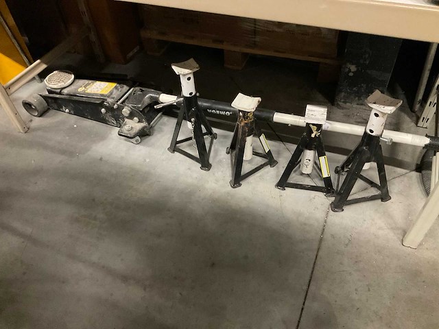 Garagekrik met 4 steunen - afbeelding 1 van  3