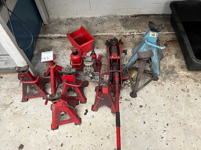 Garagekrik, potkrik en assteun (11x) - afbeelding 1 van  3
