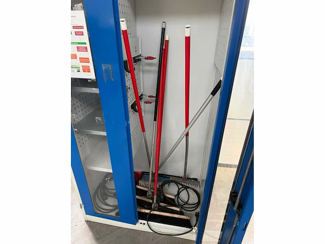 Garant - werkplaatskast met toebehoren - afbeelding 2 van  5