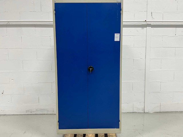 Garant materiaalkast met inhoud - afbeelding 1 van  3