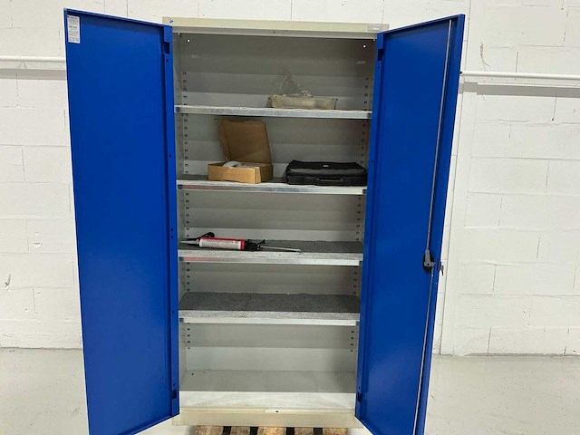 Garant materiaalkast met inhoud - afbeelding 2 van  3