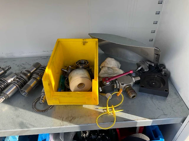 Garant werkplaatskast met inhoud - afbeelding 12 van  13