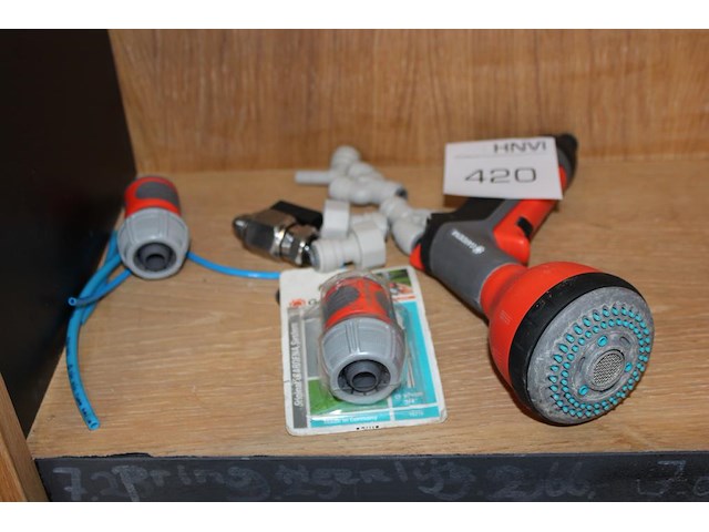 Gardena sproeikop met diverse koppelingen. - afbeelding 1 van  1