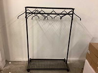 Garderobe met 8 hangers - afbeelding 1 van  2