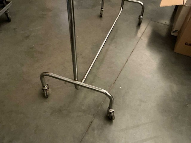 Garderobe rail met kapstokken - afbeelding 3 van  4