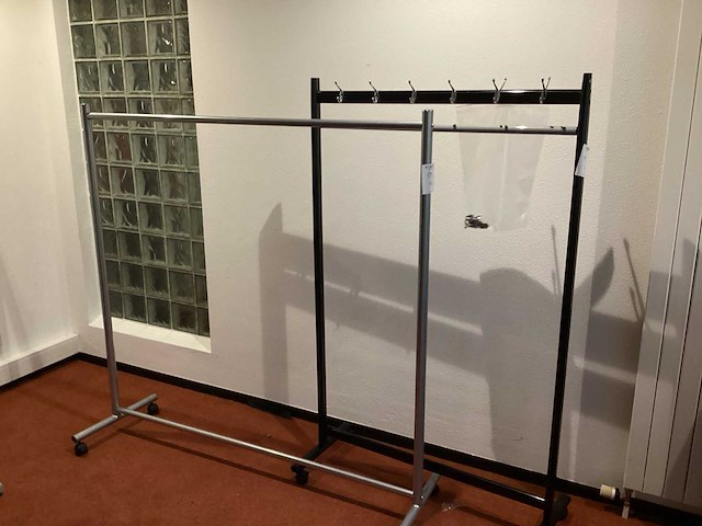Garderobe rek (2x) - afbeelding 1 van  4