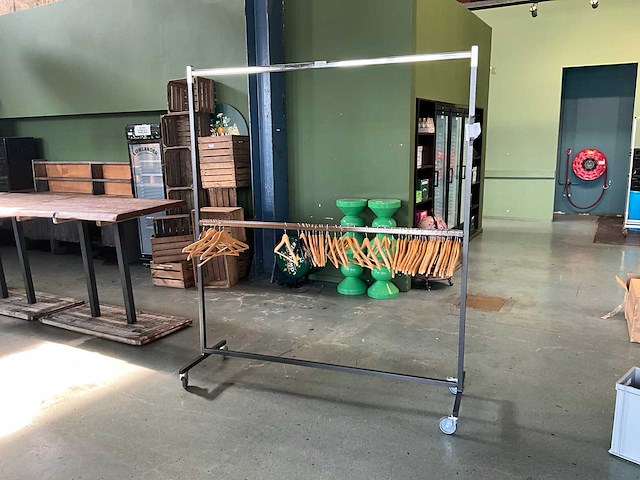 Garderobe rek - afbeelding 1 van  5