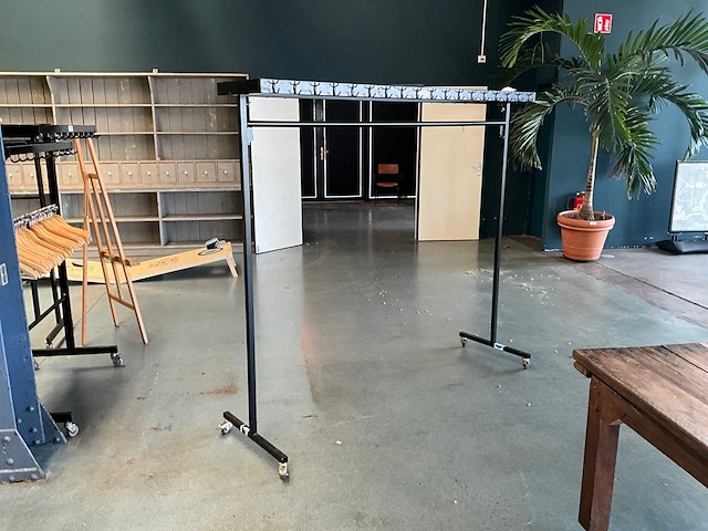 Garderobe rek - afbeelding 1 van  5