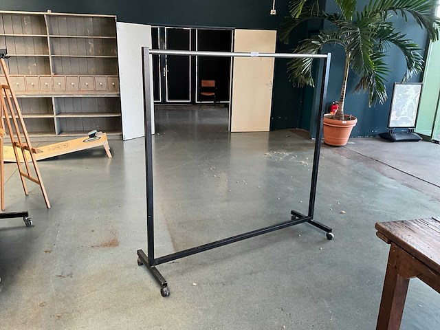 Garderobe rek - afbeelding 1 van  4