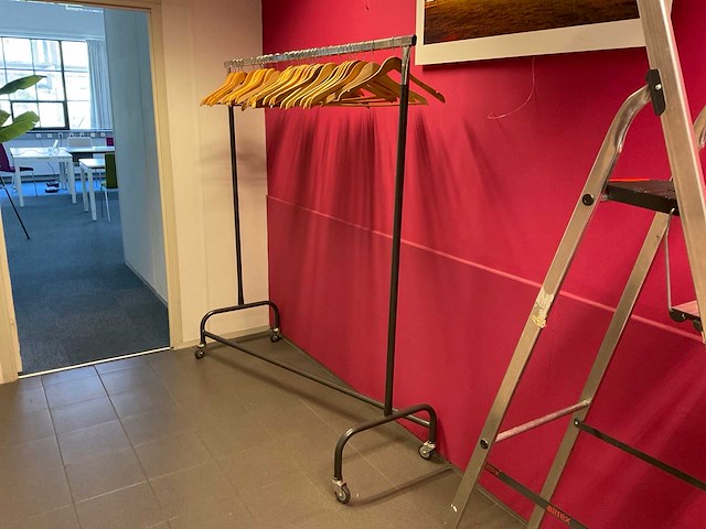 Garderobe rek - afbeelding 1 van  2