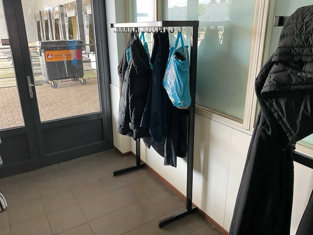 Garderobe rek - afbeelding 1 van  2