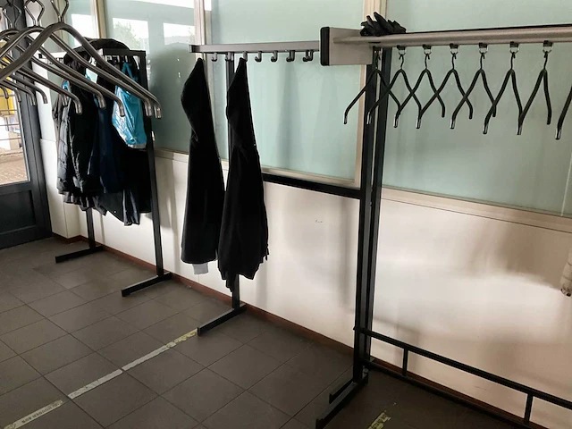 Garderobe rek - afbeelding 1 van  2