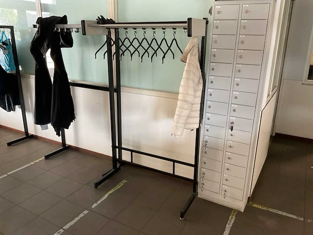 Garderobe rek - afbeelding 1 van  2