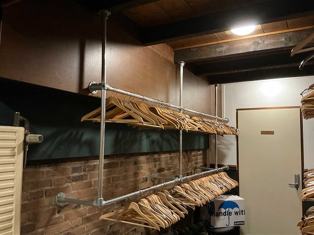 Garderobe - afbeelding 2 van  7