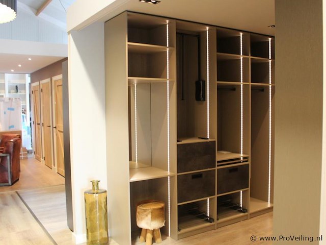 Garderobekast - afbeelding 10 van  17