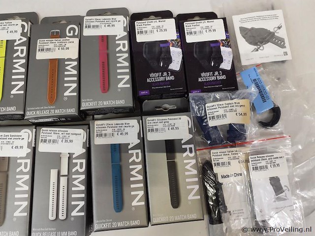 Garmin horloge banden - 15 stuks & 2 vivofit jr3 marvel black panter horloge banden - afbeelding 3 van  3