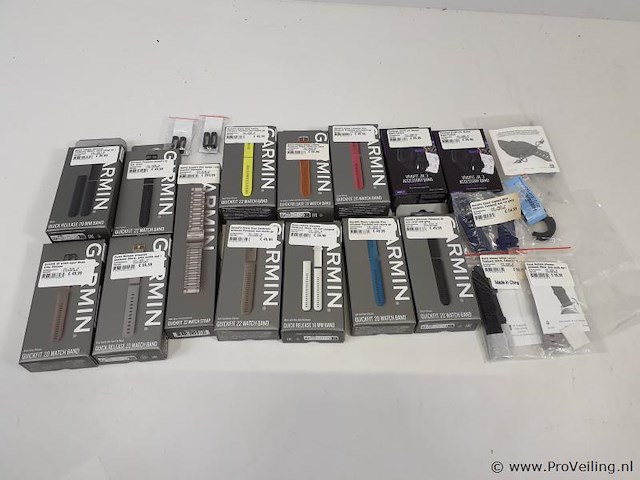 Garmin horloge banden - 15 stuks & 2 vivofit jr3 marvel black panter horloge banden - afbeelding 1 van  3