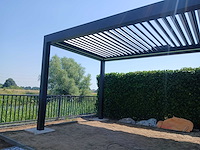 Garraf p150 terrasoverkapping 3x4m (louvre dak) pergola electrisch bediend - afbeelding 1 van  4