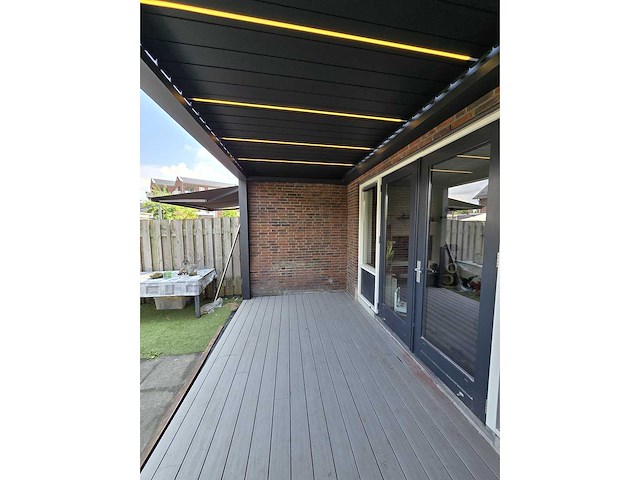 Garraf p150 terrasoverkapping 4x4m (louvre dak) pergola electrisch bediend - afbeelding 18 van  29