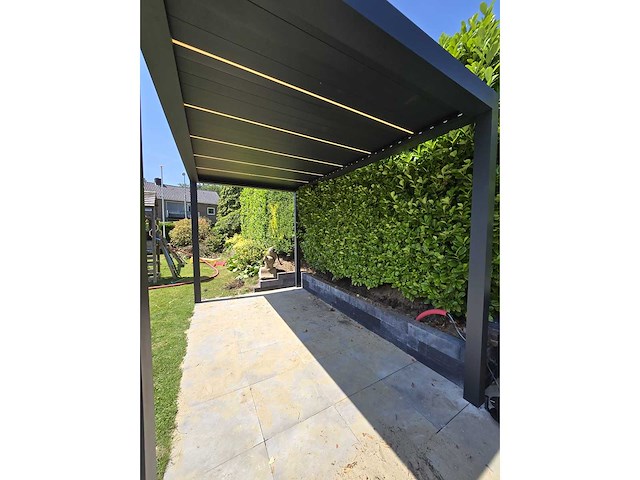 Garraf p150 terrasoverkapping 4x4m (louvre dak) pergola electrisch bediend - afbeelding 2 van  10