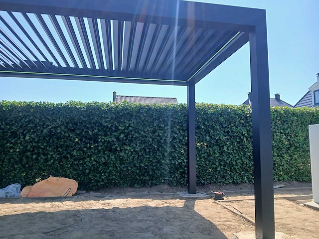 Garraf p150 terrasoverkapping 4x5m (louvre dak) pergola electrisch bediend - afbeelding 13 van  18