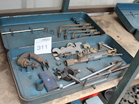 Gasbranderset in metalen kist. - afbeelding 1 van  2