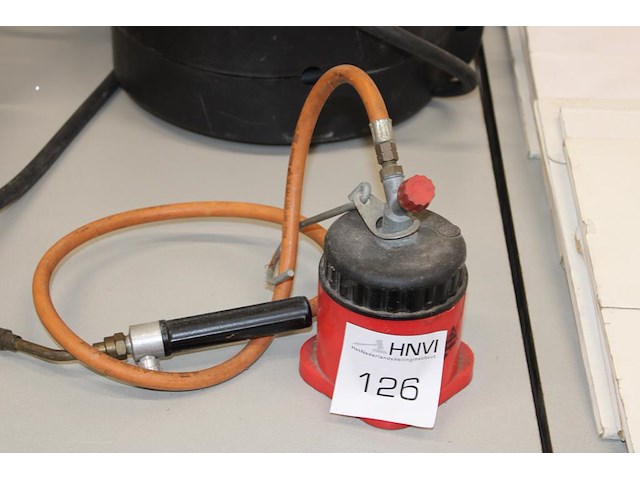 Gasbranderset. - afbeelding 1 van  2