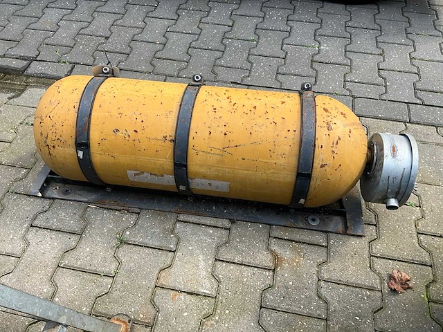 Gascilinder op beugel - afbeelding 2 van  3