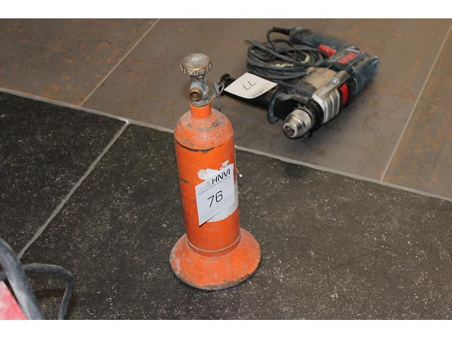 Gasflesje. - afbeelding 1 van  2