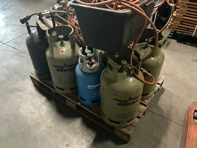 Gasflessen met branders (13x) - afbeelding 4 van  5