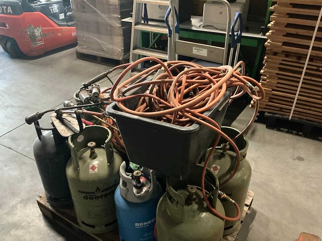 Gasflessen met branders (13x) - afbeelding 5 van  5