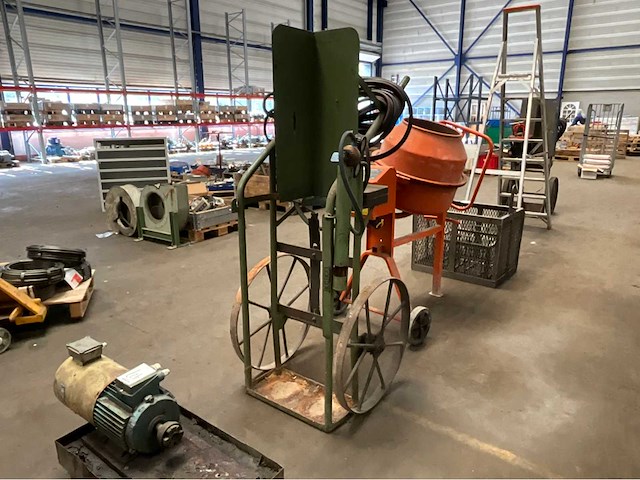 Gasflessenwagen en divers - afbeelding 1 van  8