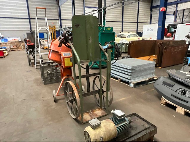 Gasflessenwagen en divers - afbeelding 2 van  8