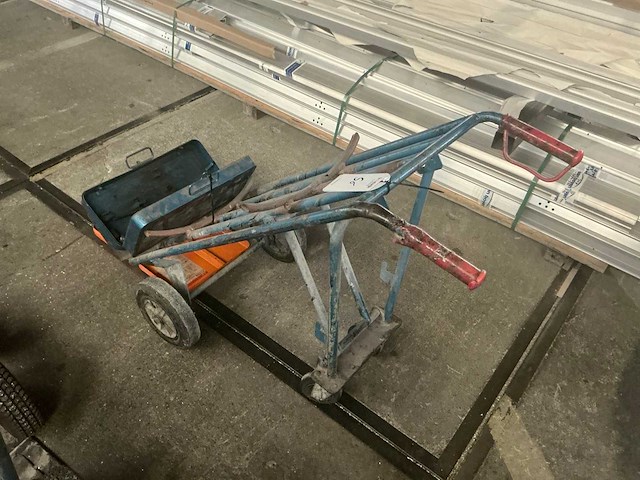 Gasflessenwagen en lasbenodigdheden - afbeelding 4 van  5